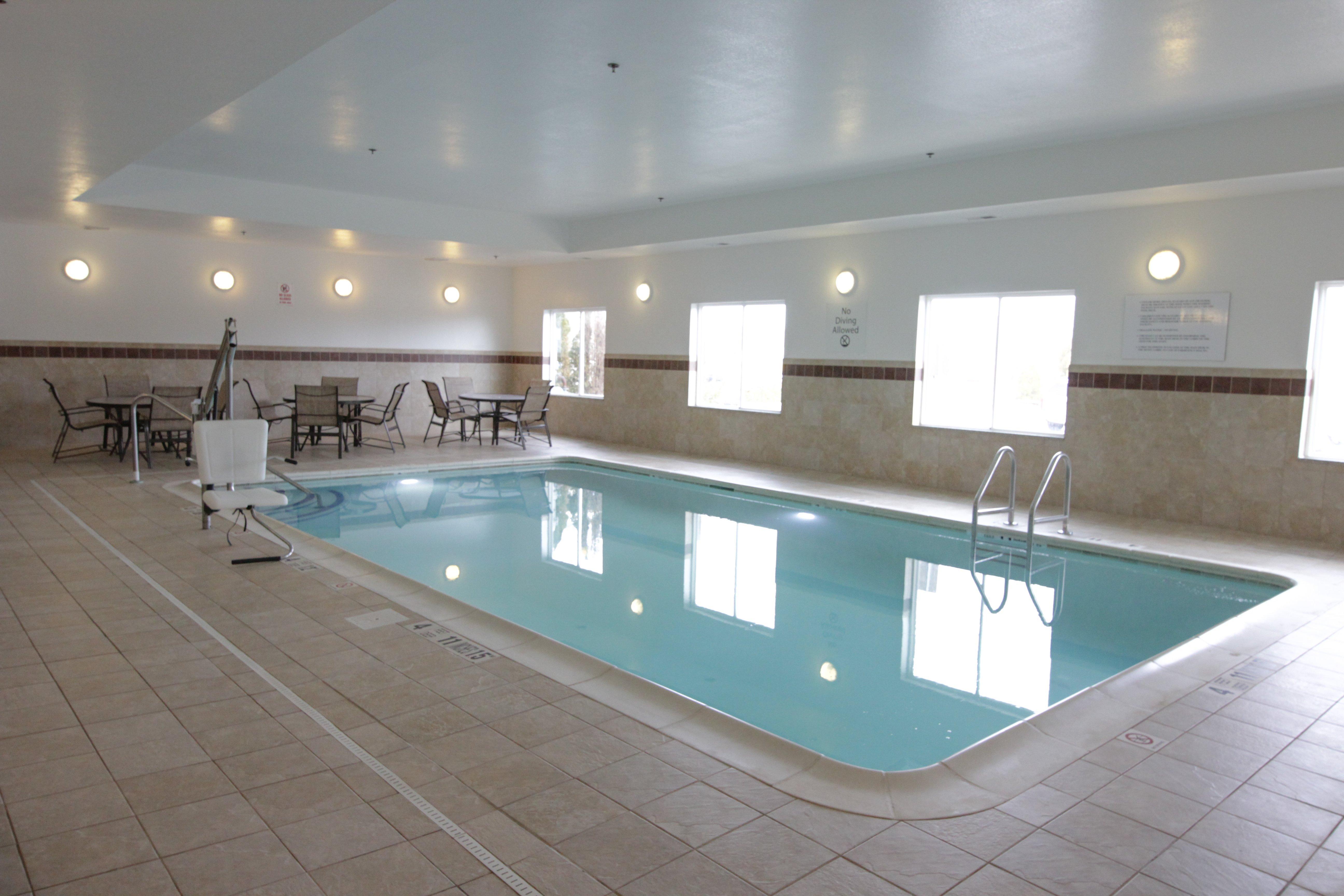 Holiday Inn Express And Suites Montgomery By Ihg Eksteriør billede