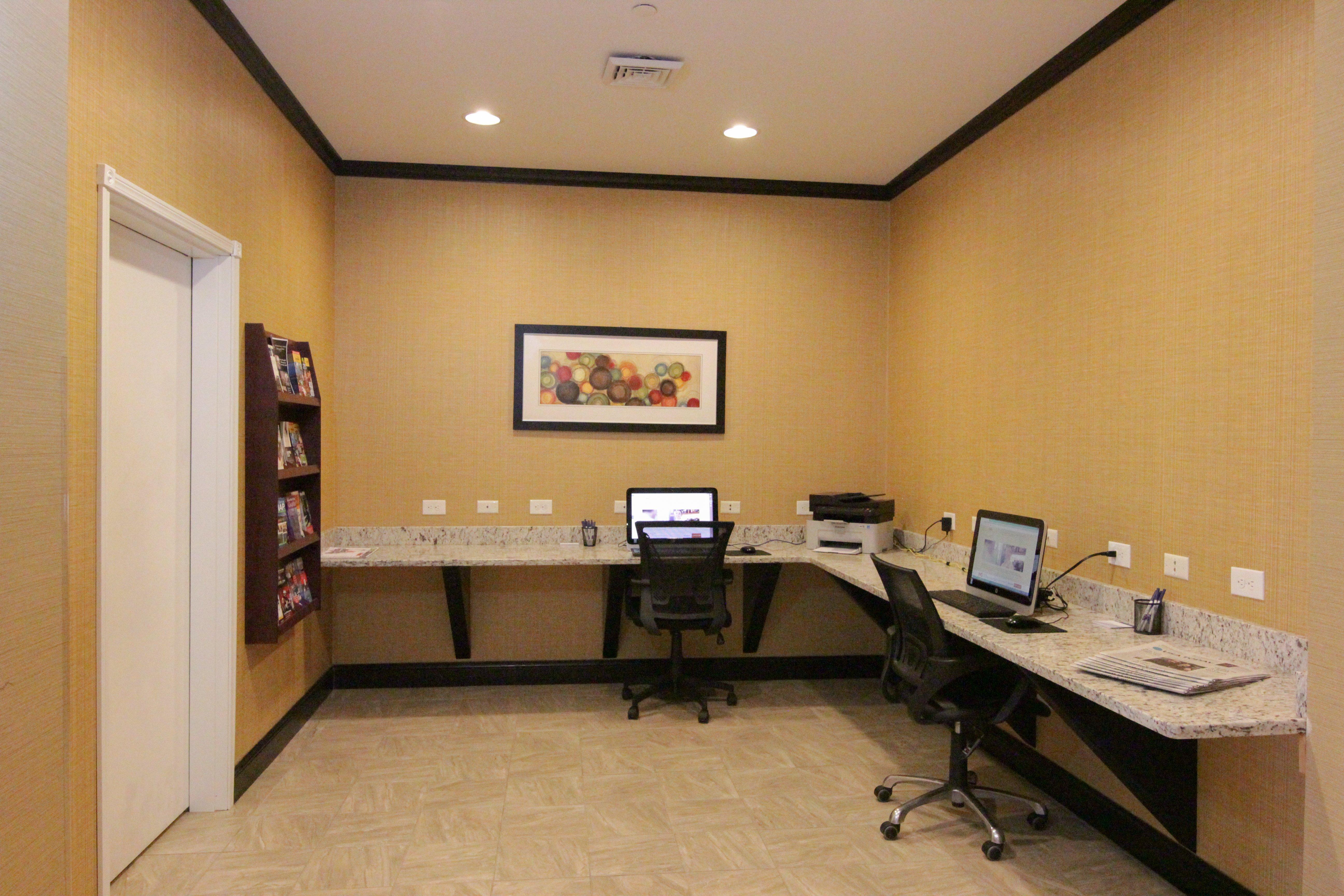 Holiday Inn Express And Suites Montgomery By Ihg Eksteriør billede